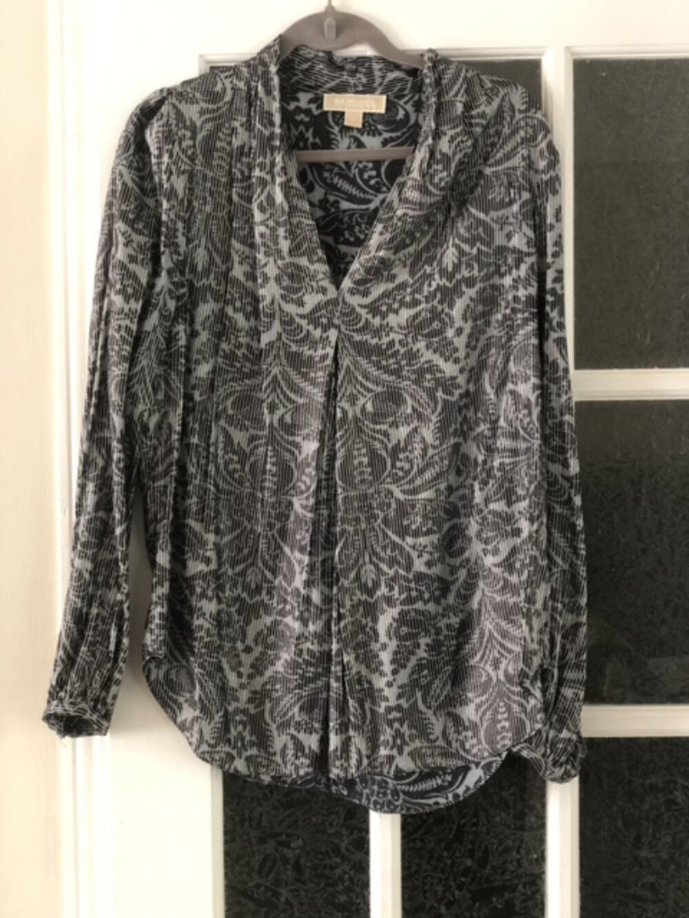 MICHAEL Michael Kors Silver & Charcoal Paisley Pleated V-Neck Blouse - M